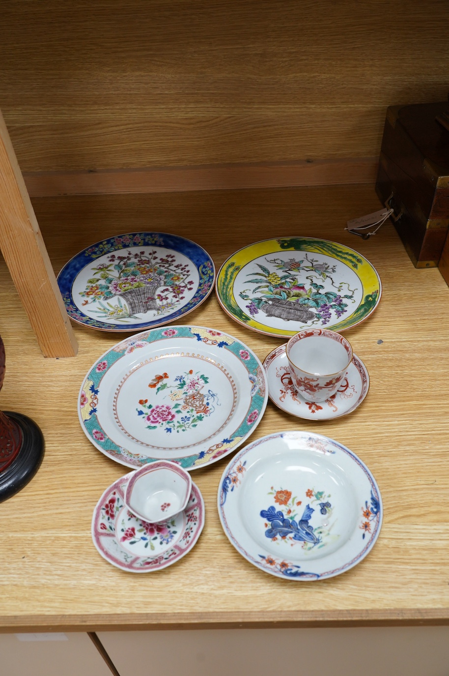 A quantity of Chinese tea bowls, saucers and dishes (8), 18th century and later. Condition - fair to good